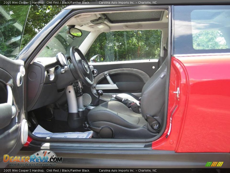 2005 Mini Cooper S Hardtop Chili Red / Black/Panther Black Photo #15