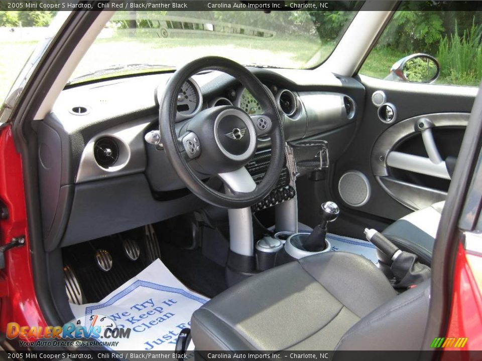 2005 Mini Cooper S Hardtop Chili Red / Black/Panther Black Photo #16