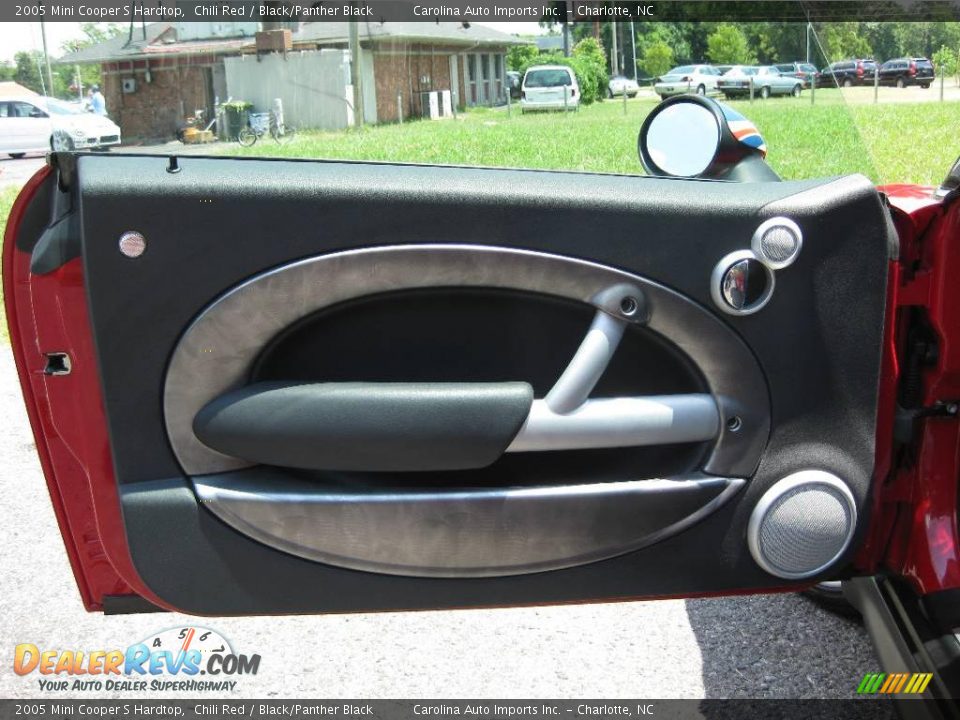 2005 Mini Cooper S Hardtop Chili Red / Black/Panther Black Photo #17