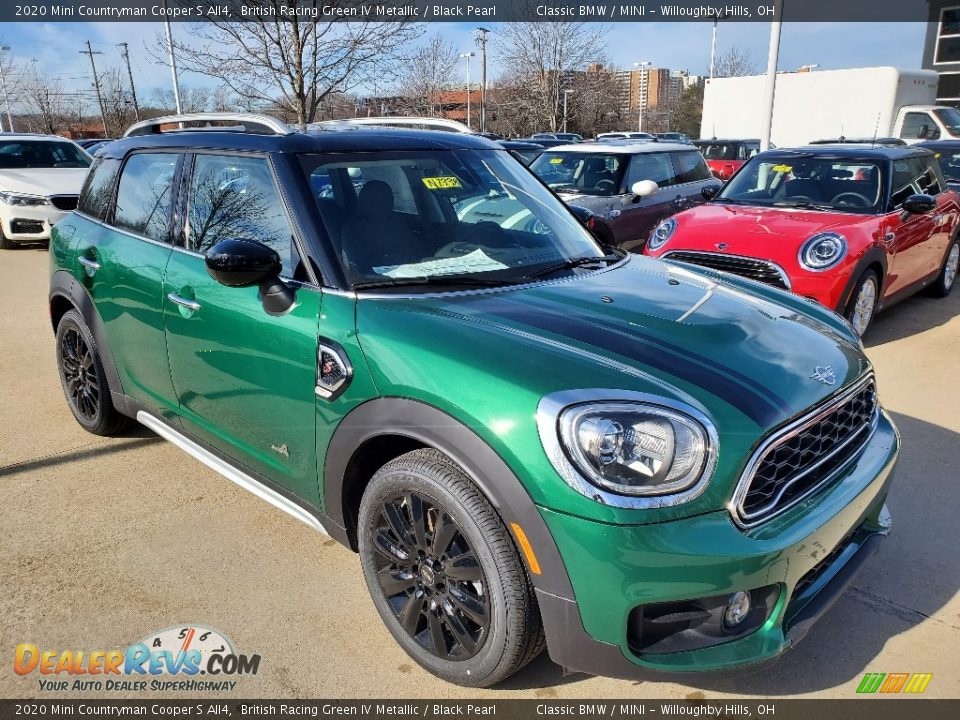 Front 3/4 View of 2020 Mini Countryman Cooper S All4 Photo #1