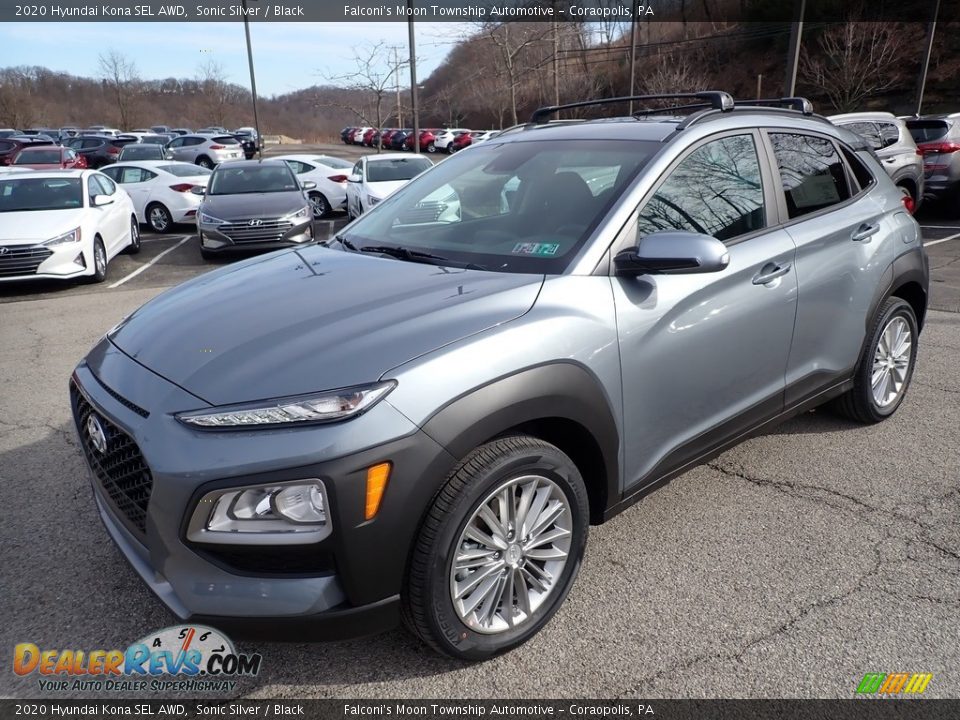 Front 3/4 View of 2020 Hyundai Kona SEL AWD Photo #5