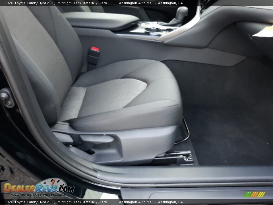 2020 Toyota Camry Hybrid LE Midnight Black Metallic / Black Photo #33