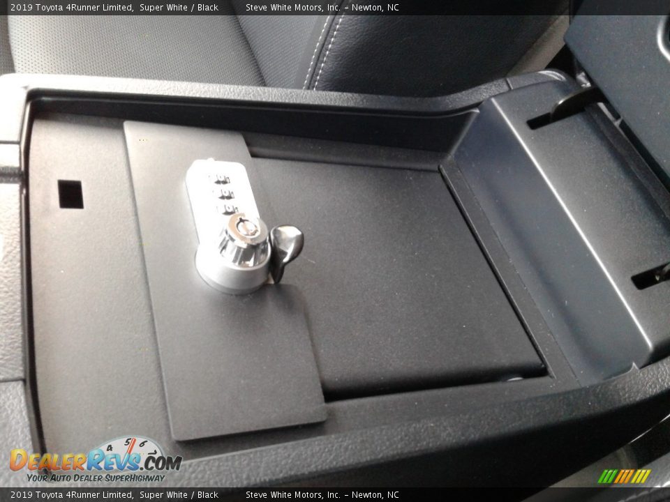 2019 Toyota 4Runner Limited Super White / Black Photo #28