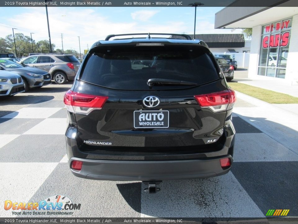 2019 Toyota Highlander XLE Midnight Black Metallic / Ash Photo #4