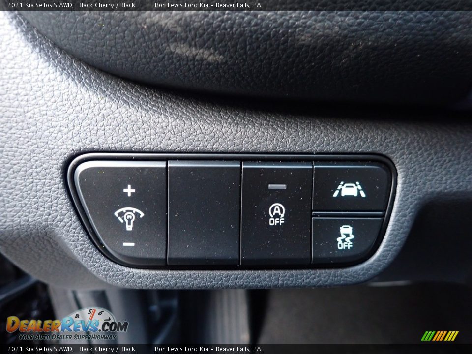 Controls of 2021 Kia Seltos S AWD Photo #16