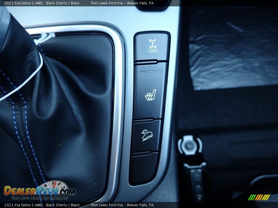 Controls of 2021 Kia Seltos S AWD Photo #18