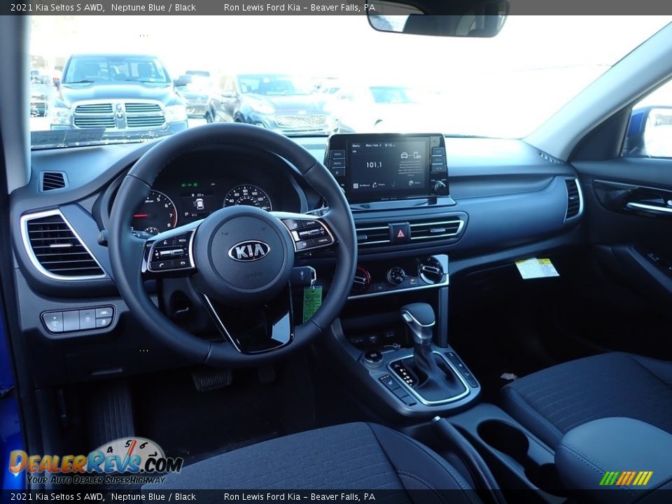 Front Seat of 2021 Kia Seltos S AWD Photo #15