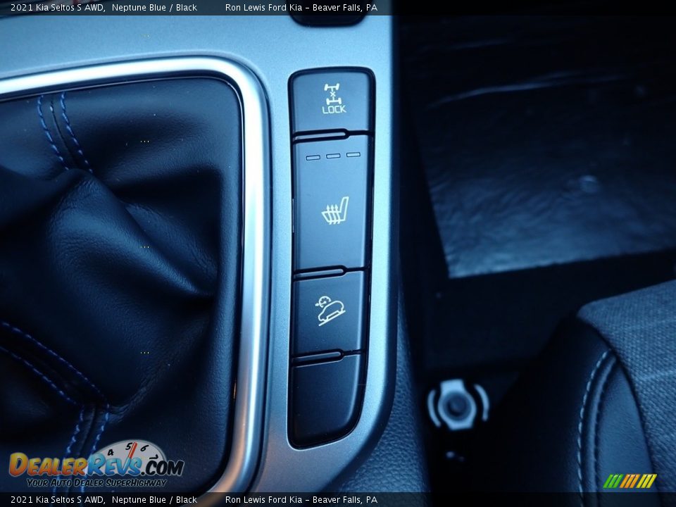 Controls of 2021 Kia Seltos S AWD Photo #19