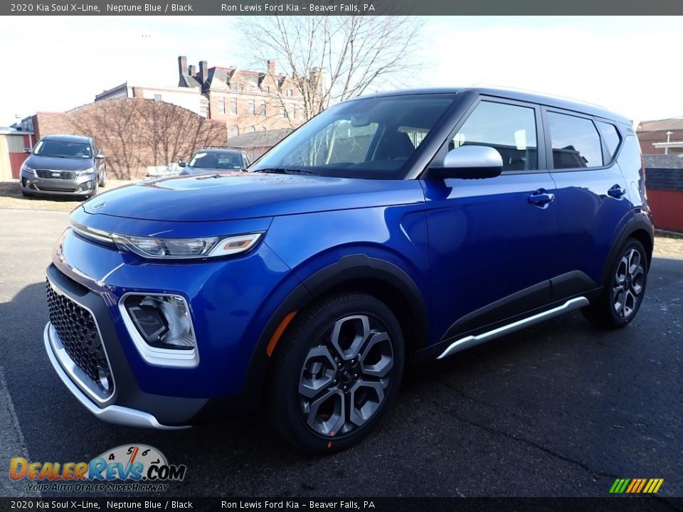 Front 3/4 View of 2020 Kia Soul X-Line Photo #7