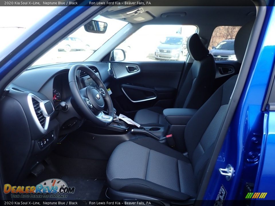 Front Seat of 2020 Kia Soul X-Line Photo #12