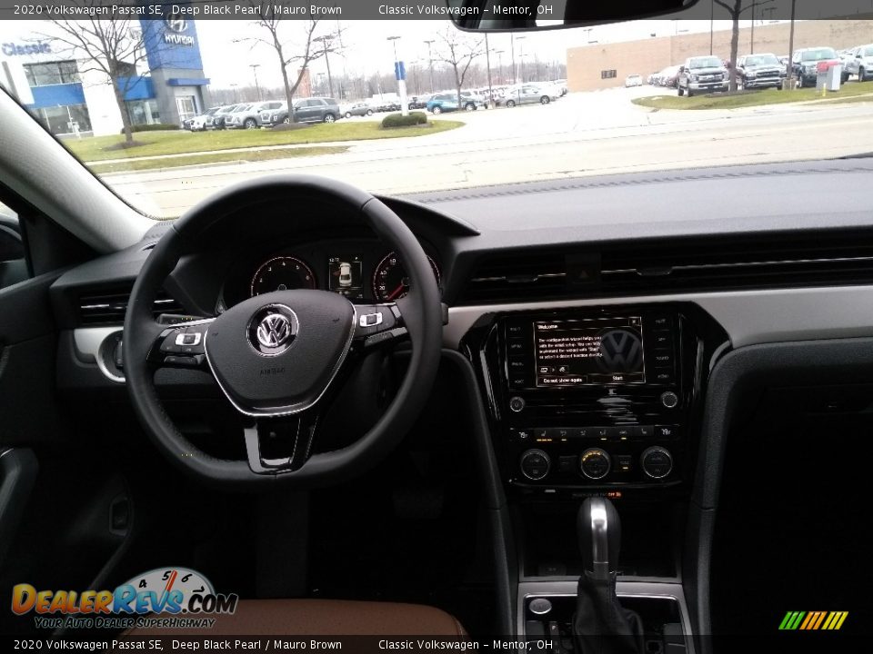 2020 Volkswagen Passat SE Deep Black Pearl / Mauro Brown Photo #5