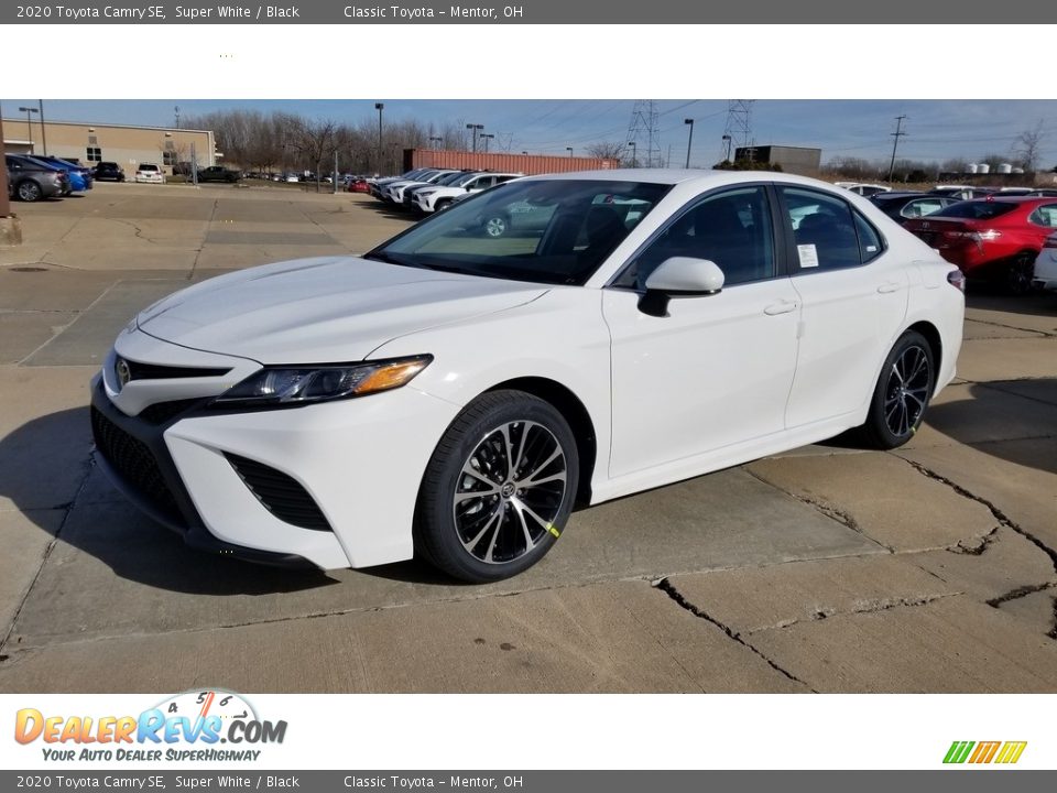 2020 Toyota Camry SE Super White / Black Photo #1