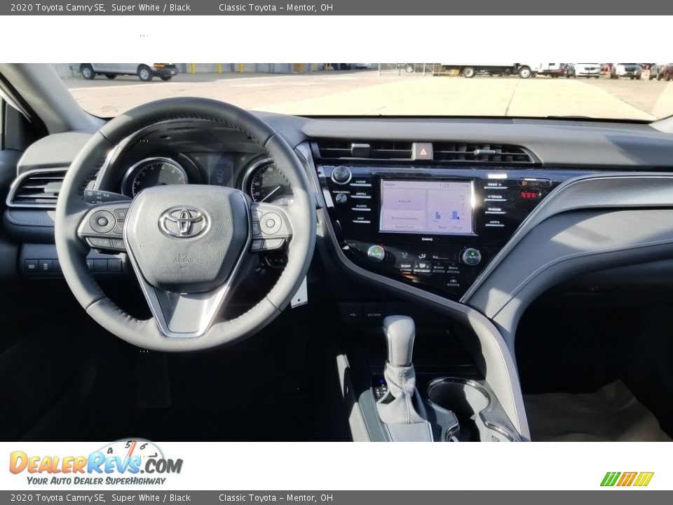 2020 Toyota Camry SE Super White / Black Photo #4