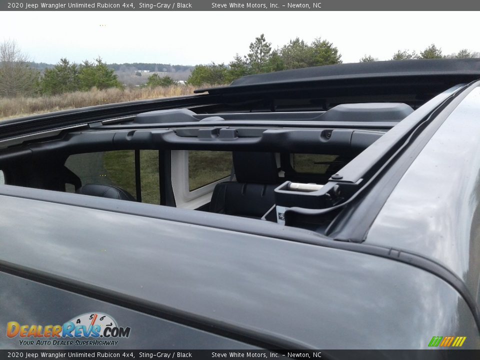 2020 Jeep Wrangler Unlimited Rubicon 4x4 Sting-Gray / Black Photo #28