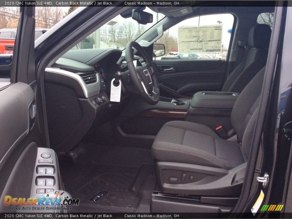 Front Seat of 2020 GMC Yukon SLE 4WD Photo #11