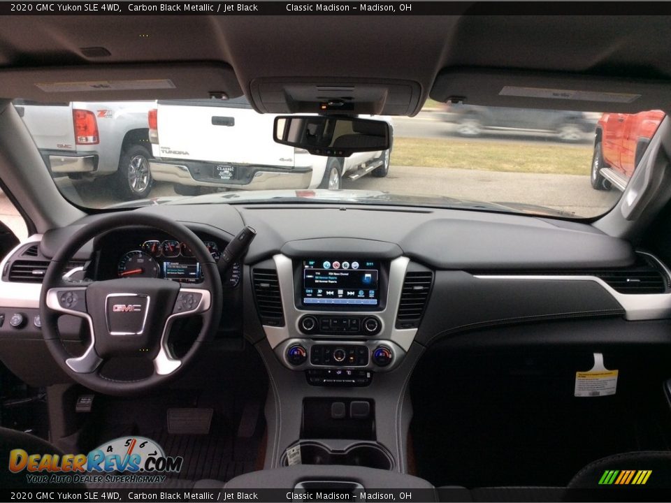 Dashboard of 2020 GMC Yukon SLE 4WD Photo #12