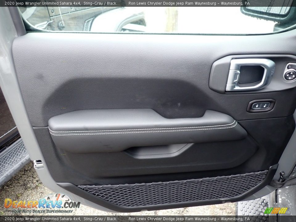 2020 Jeep Wrangler Unlimited Sahara 4x4 Sting-Gray / Black Photo #14