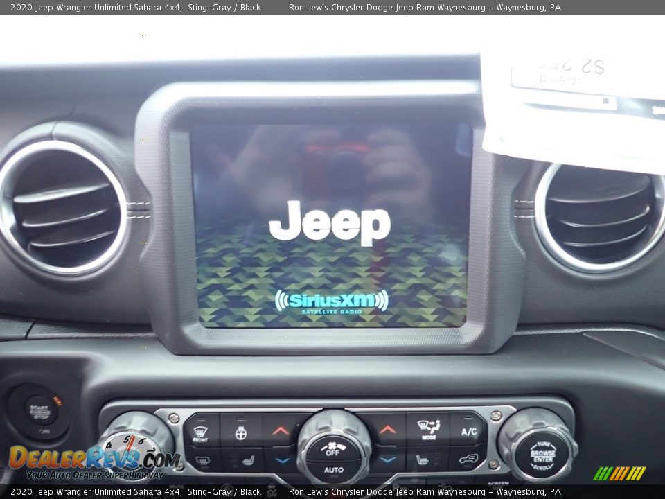 2020 Jeep Wrangler Unlimited Sahara 4x4 Sting-Gray / Black Photo #16