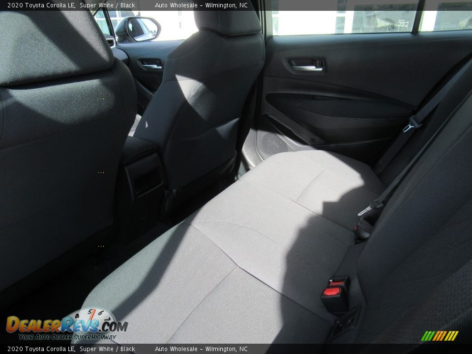 2020 Toyota Corolla LE Super White / Black Photo #11