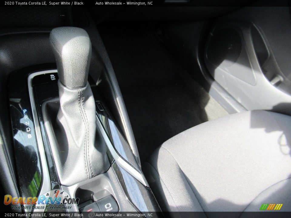 2020 Toyota Corolla LE Super White / Black Photo #20