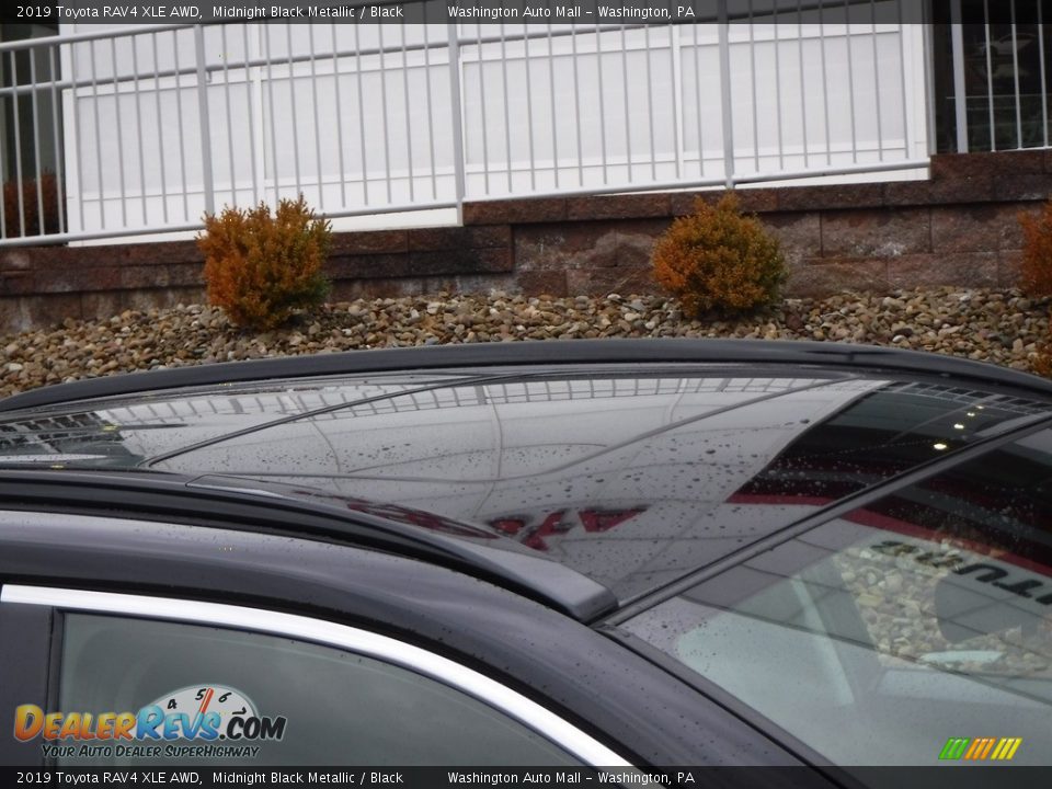 2019 Toyota RAV4 XLE AWD Midnight Black Metallic / Black Photo #4