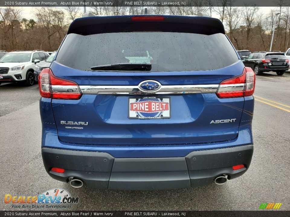 2020 Subaru Ascent Premium Abyss Blue Pearl / Warm Ivory Photo #5