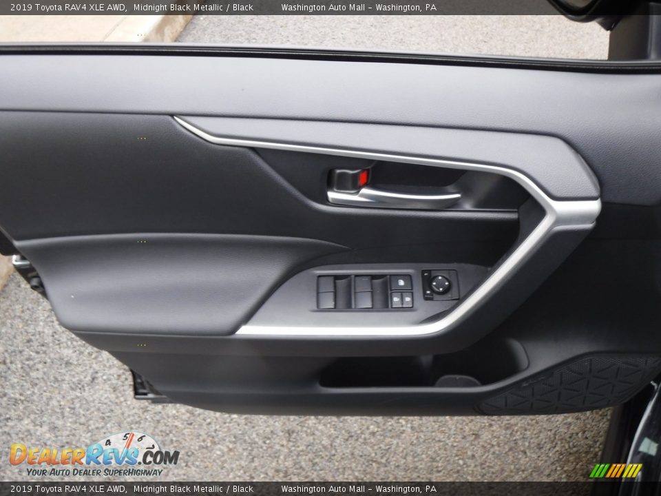 2019 Toyota RAV4 XLE AWD Midnight Black Metallic / Black Photo #13