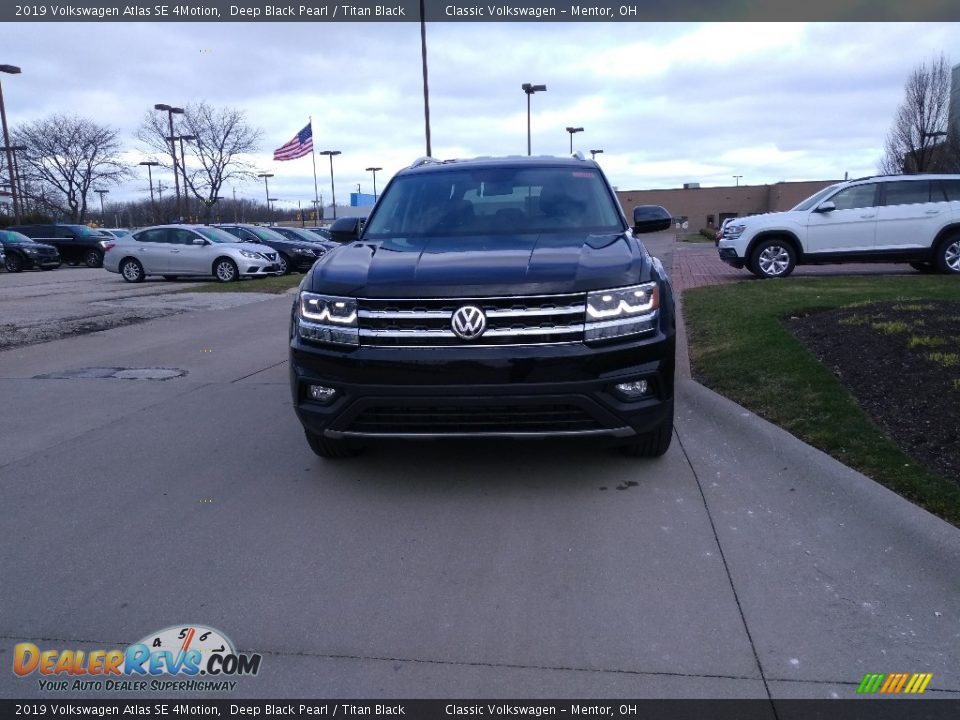 2019 Volkswagen Atlas SE 4Motion Deep Black Pearl / Titan Black Photo #1
