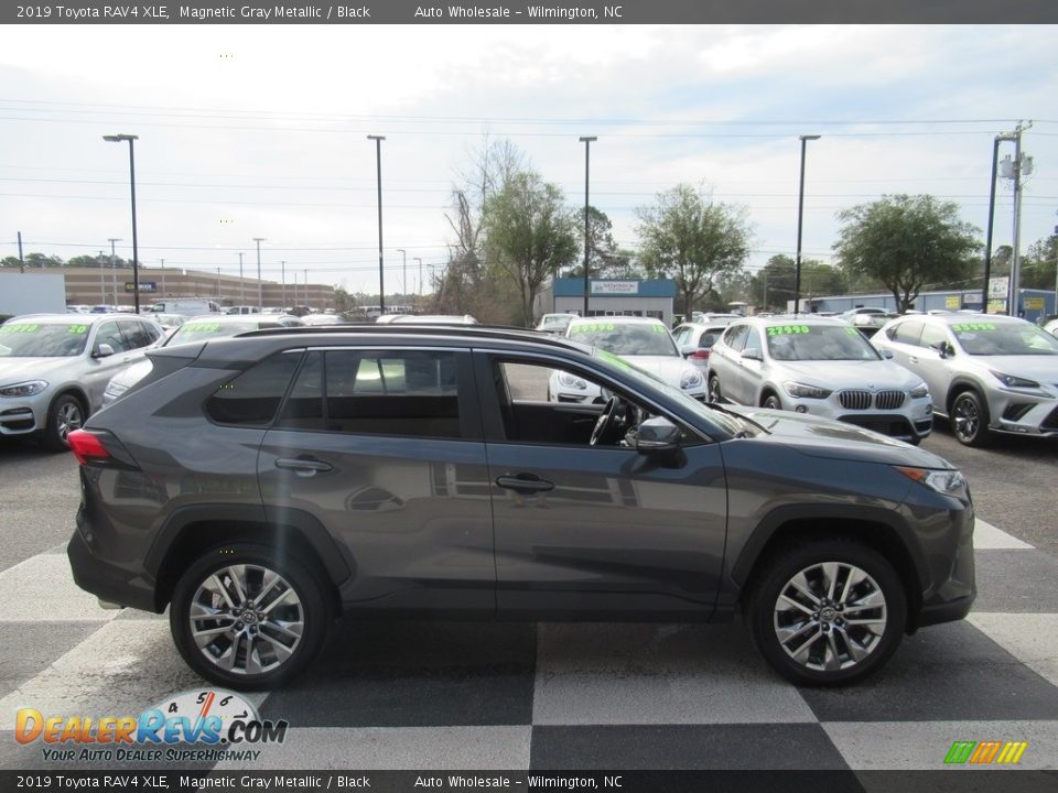 2019 Toyota RAV4 XLE Magnetic Gray Metallic / Black Photo #3