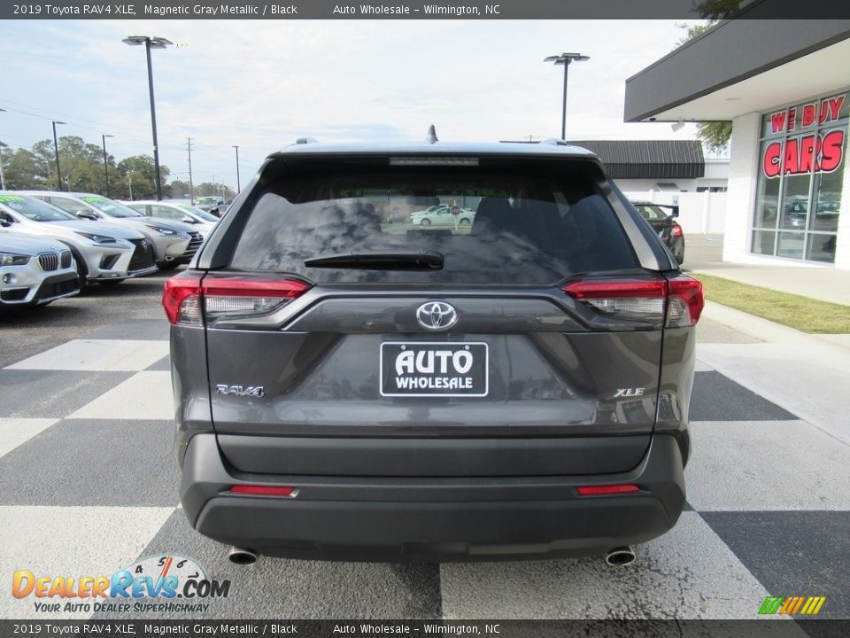 2019 Toyota RAV4 XLE Magnetic Gray Metallic / Black Photo #4