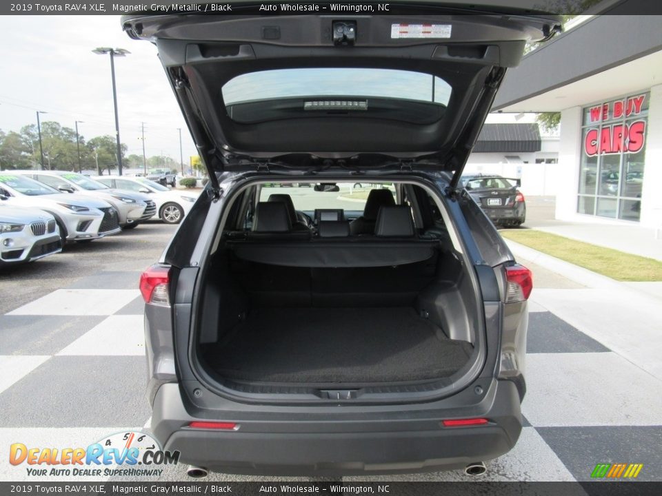 2019 Toyota RAV4 XLE Magnetic Gray Metallic / Black Photo #5