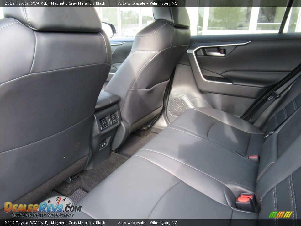 2019 Toyota RAV4 XLE Magnetic Gray Metallic / Black Photo #11