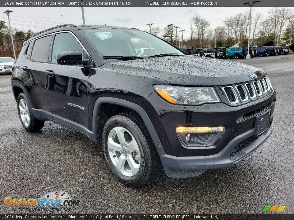Front 3/4 View of 2020 Jeep Compass Latitude 4x4 Photo #1