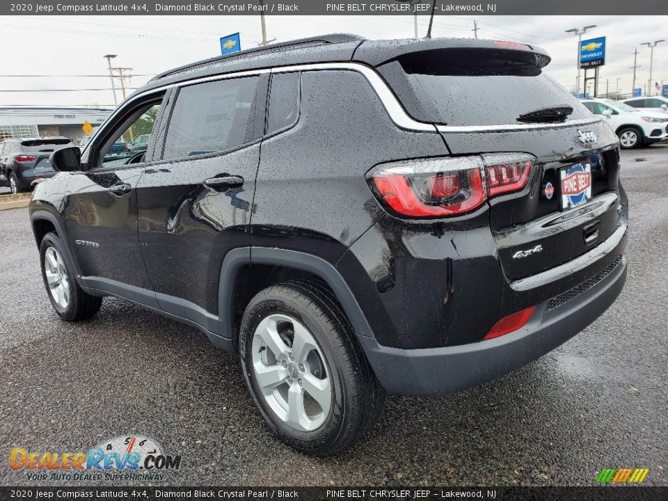 2020 Jeep Compass Latitude 4x4 Diamond Black Crystal Pearl / Black Photo #4