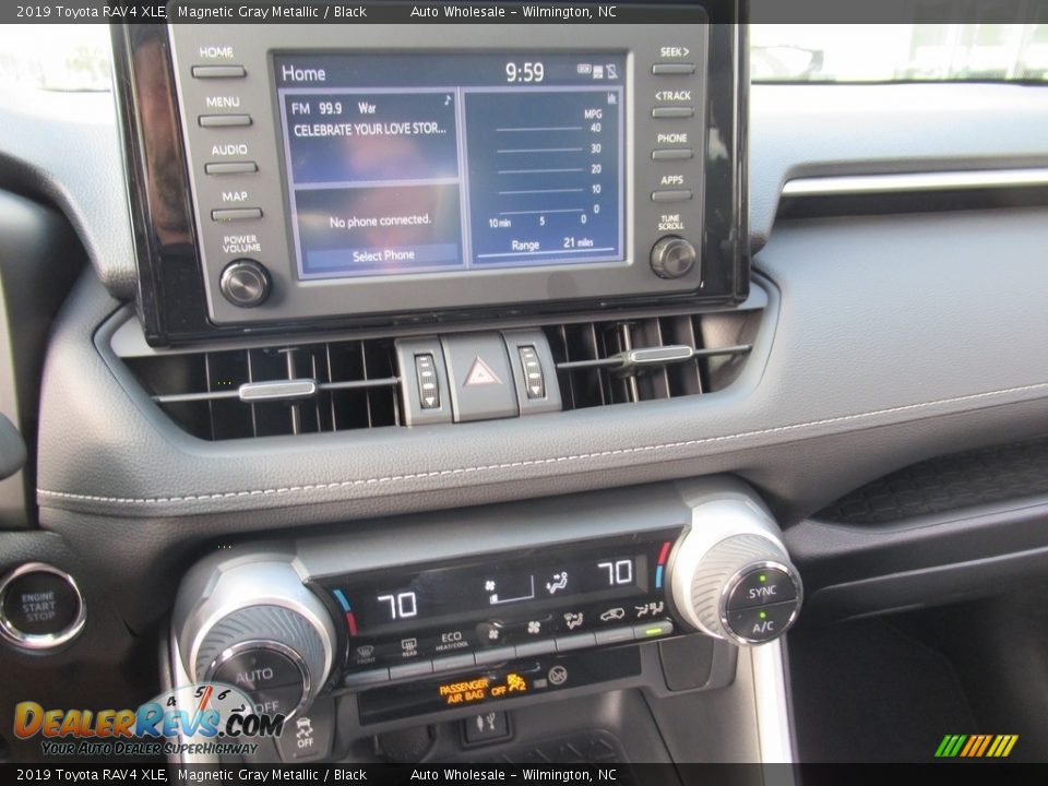2019 Toyota RAV4 XLE Magnetic Gray Metallic / Black Photo #17
