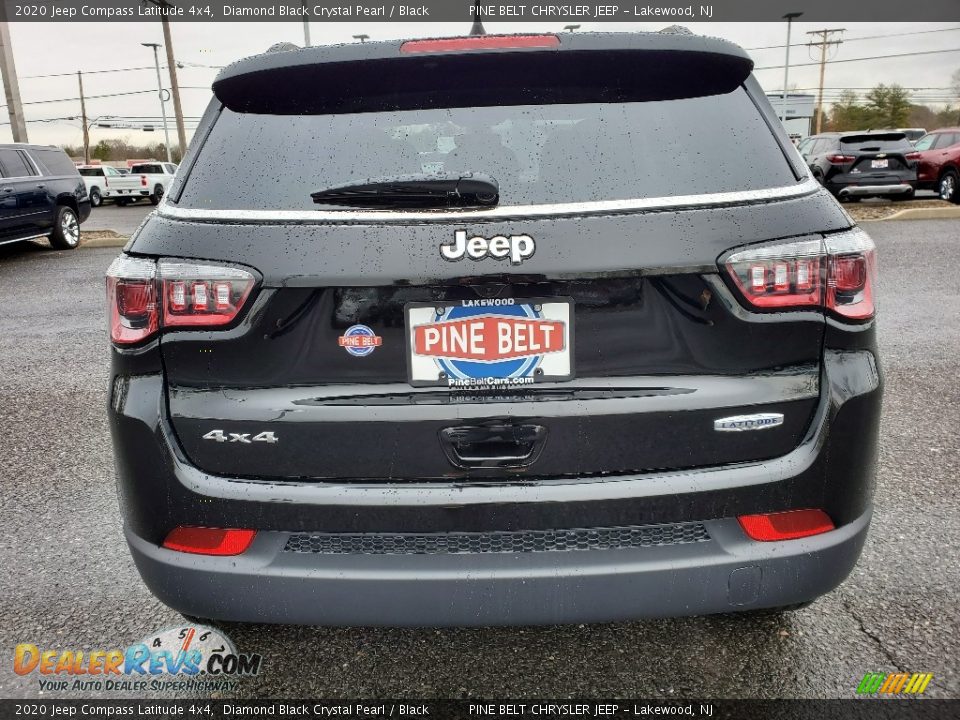 2020 Jeep Compass Latitude 4x4 Diamond Black Crystal Pearl / Black Photo #5