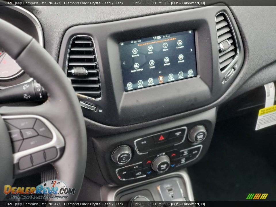 2020 Jeep Compass Latitude 4x4 Diamond Black Crystal Pearl / Black Photo #10