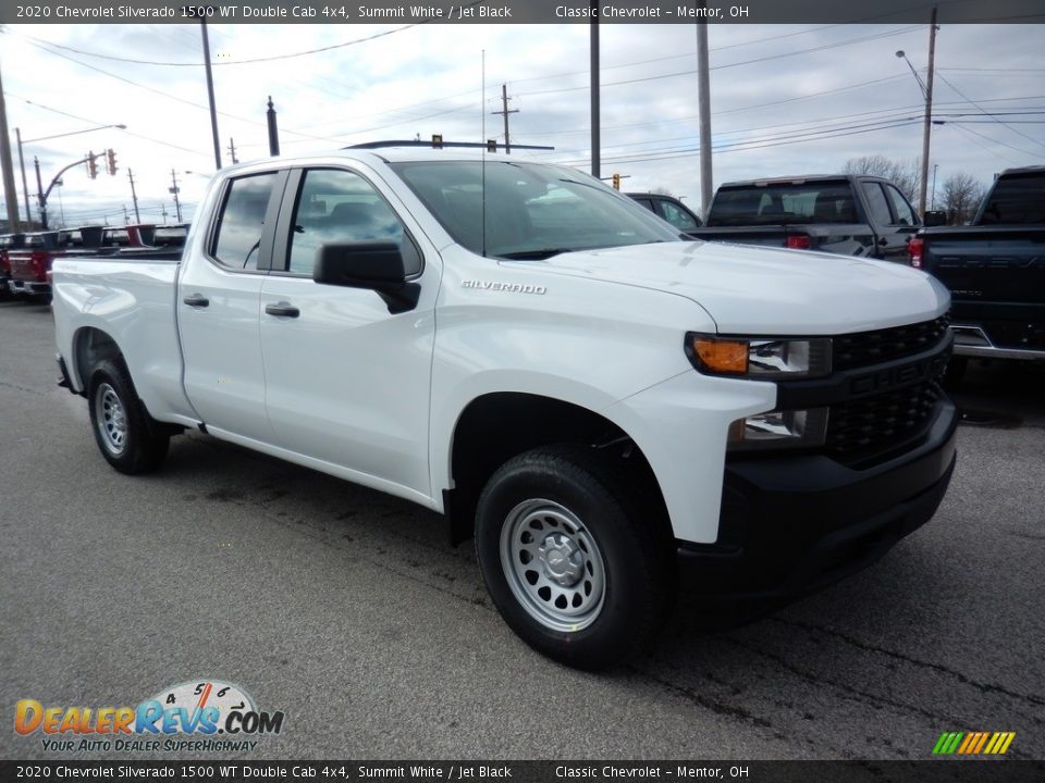 Front 3/4 View of 2020 Chevrolet Silverado 1500 WT Double Cab 4x4 Photo #3