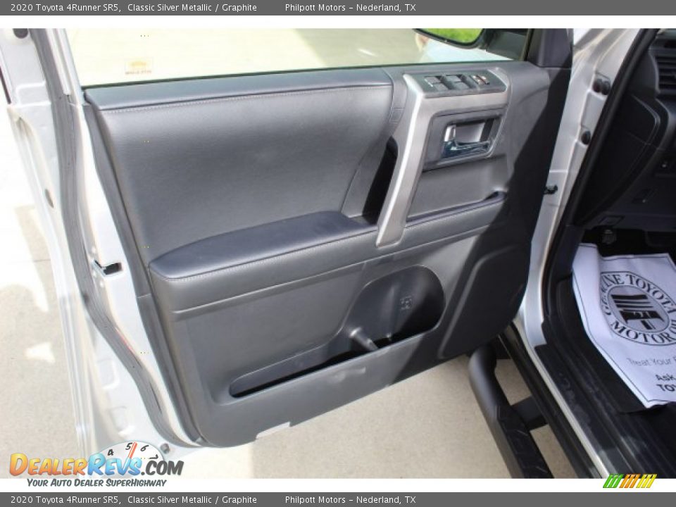 2020 Toyota 4Runner SR5 Classic Silver Metallic / Graphite Photo #9