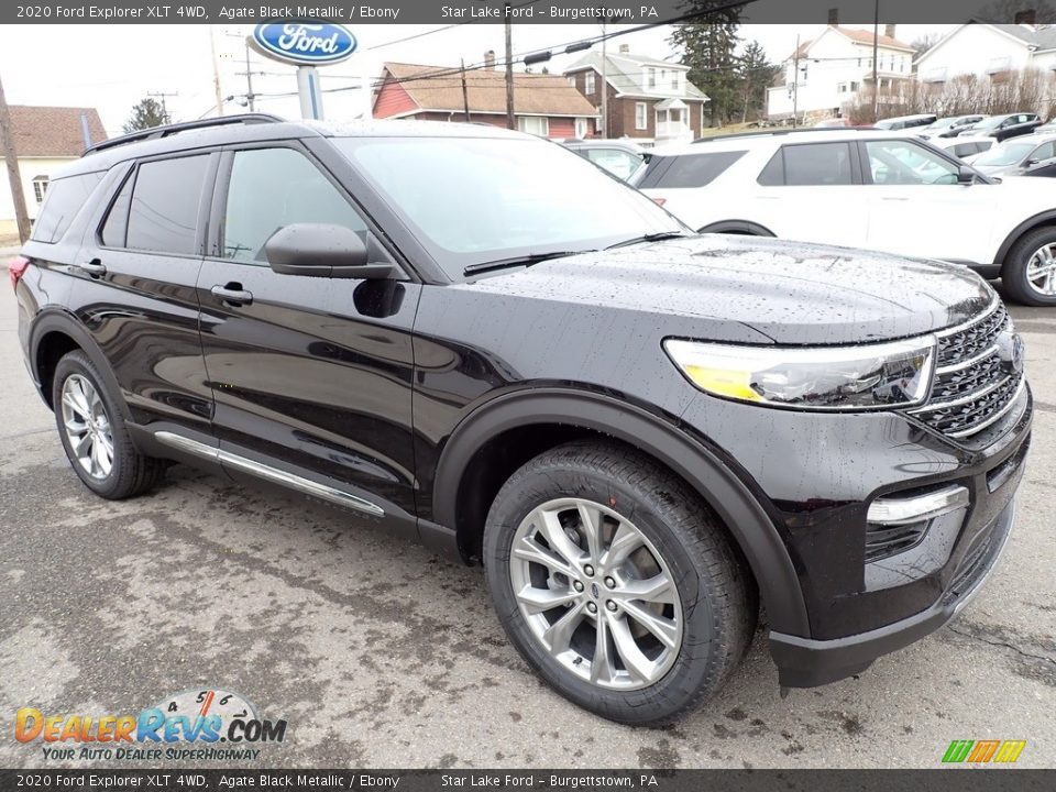 Front 3/4 View of 2020 Ford Explorer XLT 4WD Photo #8