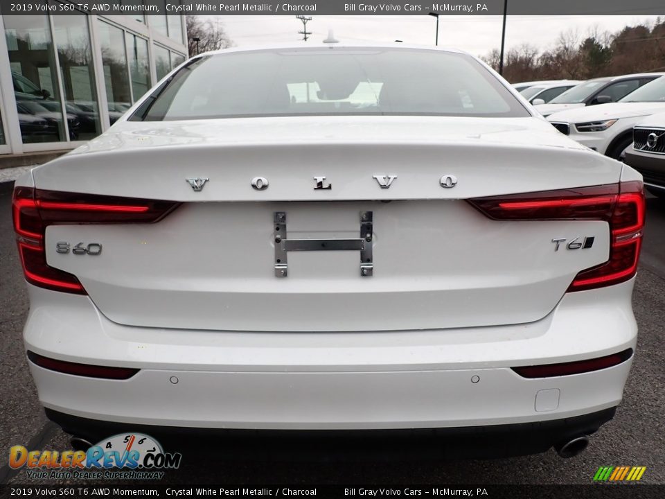 2019 Volvo S60 T6 AWD Momentum Crystal White Pearl Metallic / Charcoal Photo #4