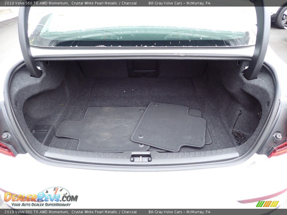 2019 Volvo S60 T6 AWD Momentum Crystal White Pearl Metallic / Charcoal Photo #5