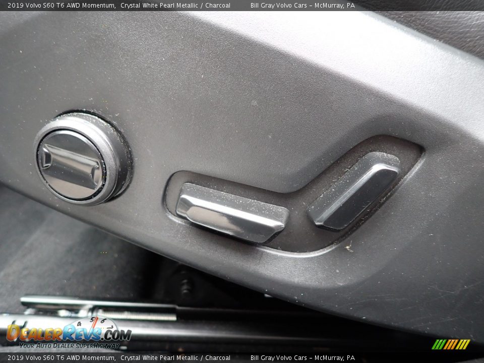 2019 Volvo S60 T6 AWD Momentum Crystal White Pearl Metallic / Charcoal Photo #17