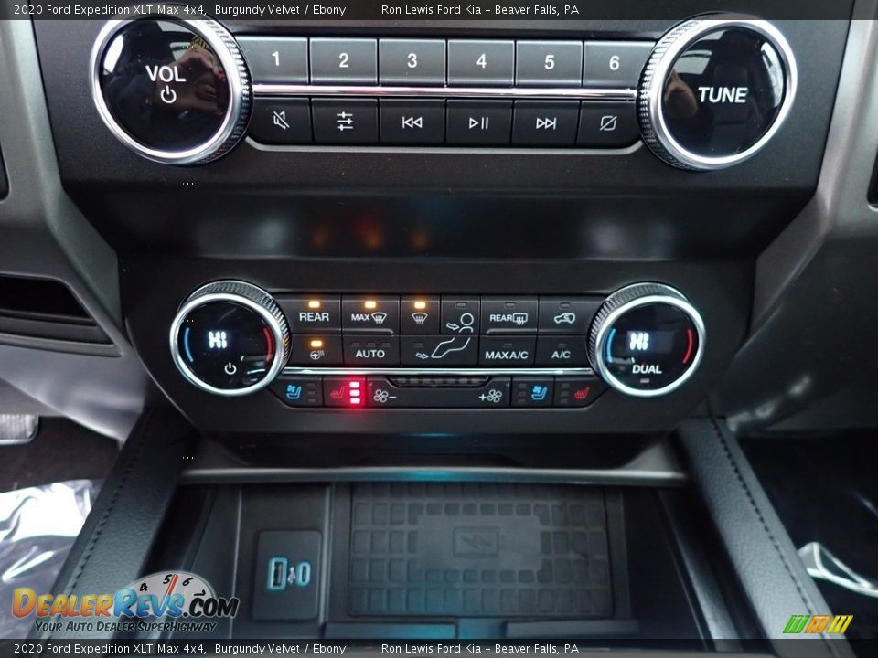 Controls of 2020 Ford Expedition XLT Max 4x4 Photo #18