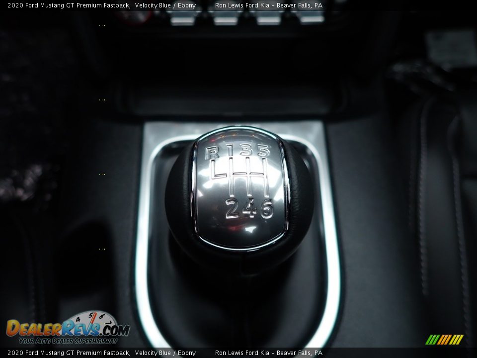 2020 Ford Mustang GT Premium Fastback Shifter Photo #18