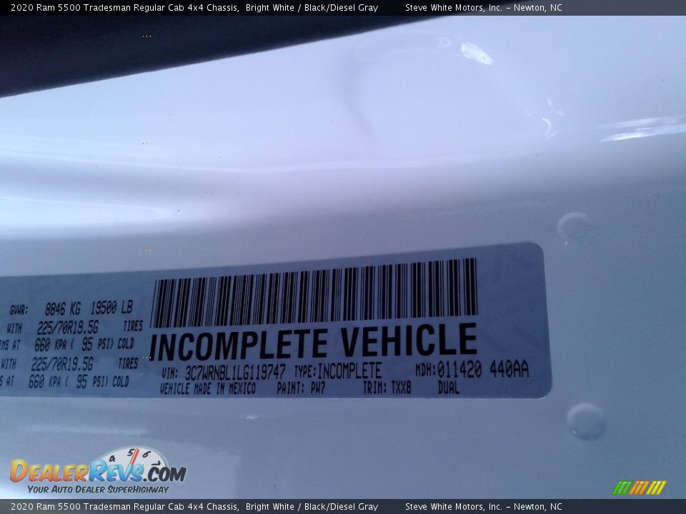 2020 Ram 5500 Tradesman Regular Cab 4x4 Chassis Bright White / Black/Diesel Gray Photo #23