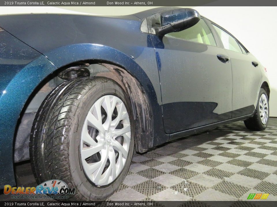 2019 Toyota Corolla LE Galactic Aqua Mica / Almond Photo #8