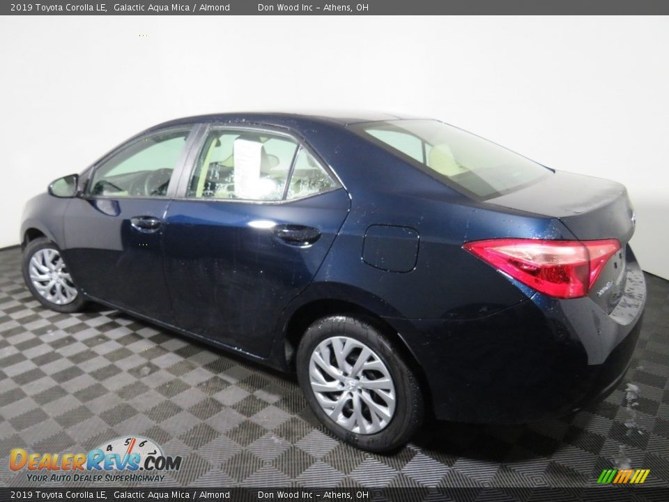 2019 Toyota Corolla LE Galactic Aqua Mica / Almond Photo #9