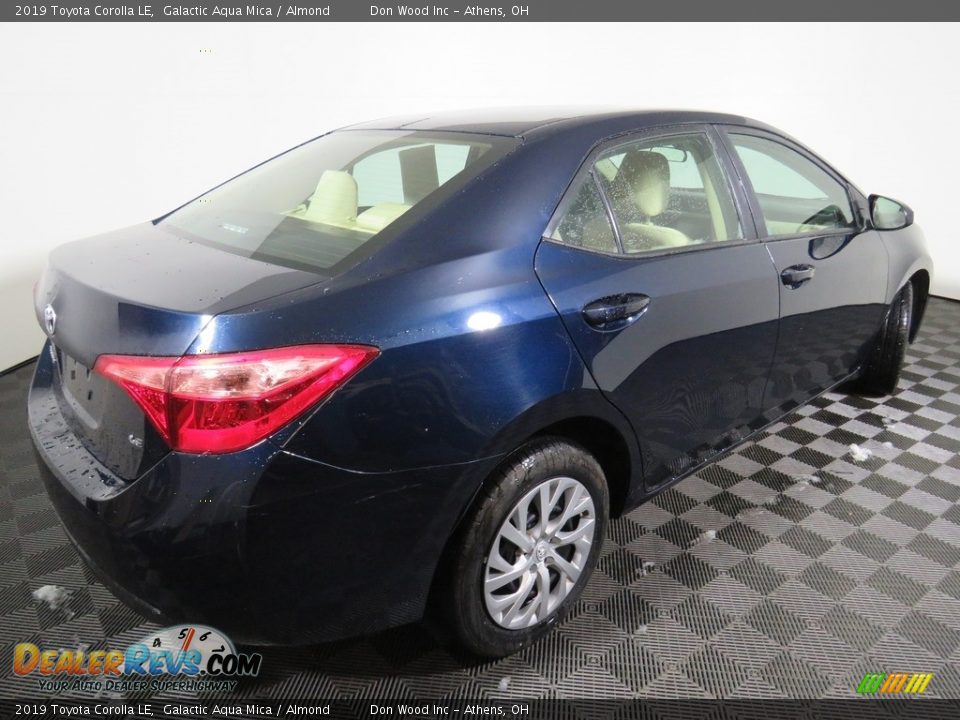 2019 Toyota Corolla LE Galactic Aqua Mica / Almond Photo #14