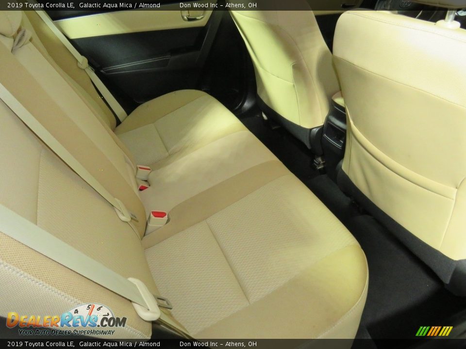 2019 Toyota Corolla LE Galactic Aqua Mica / Almond Photo #23